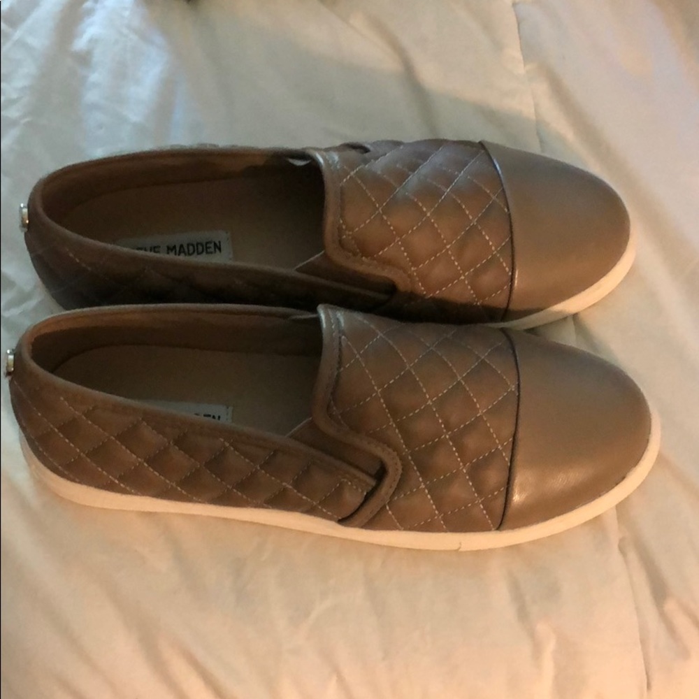 Beige slides